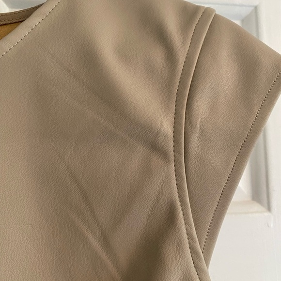 Sincerely Jules Faux Leather Cap Sleeve Top Size L - Picture 2 of 6